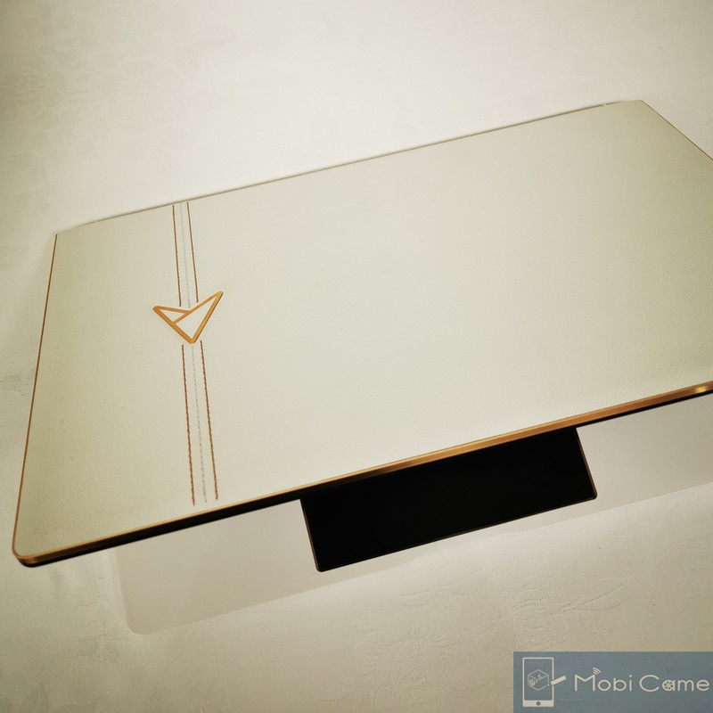 ASUS30周年限定モデルzenbook edition30