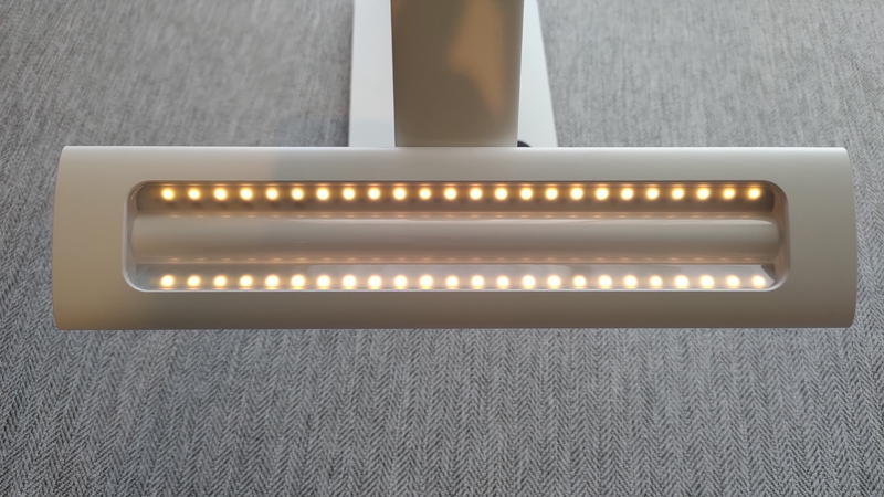 TaoTronicsデスクライトTT-DL092の暖色発光LED