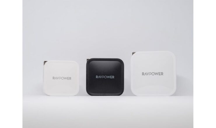 RAVPowerの窒化ガリウム(GaN)採用USB充電器サイズ比較