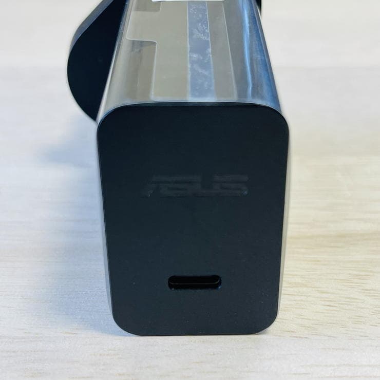 Zenfone8(ZS590KS)のUSB充電器