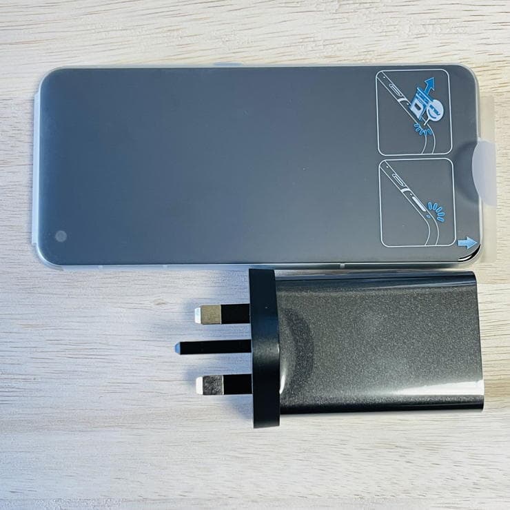 Zenfone8(ZS590KS)のUSB充電器