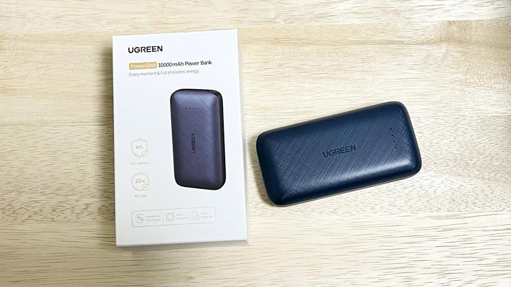 UGREENの10000mAhモバイルバッテリーは20W急速充電対応なのにコンパクトで軽量なので普段の持ち運びに最適